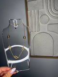 Collier « H »